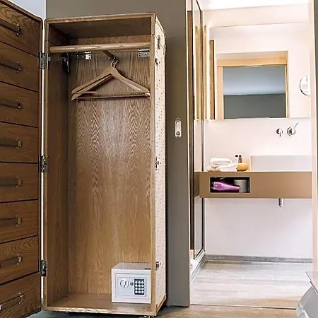Boutique Pfauen Hotel 3*