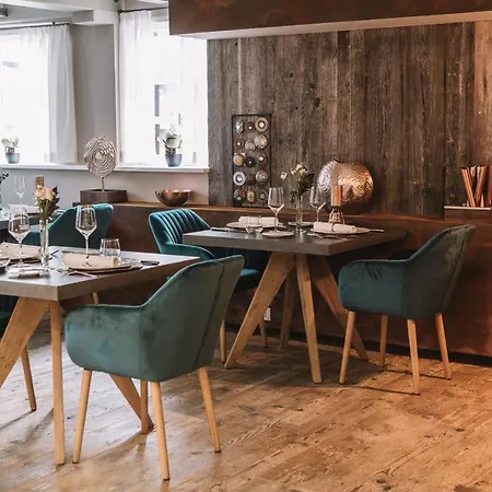 Hotel Boutique Pfauen 3*